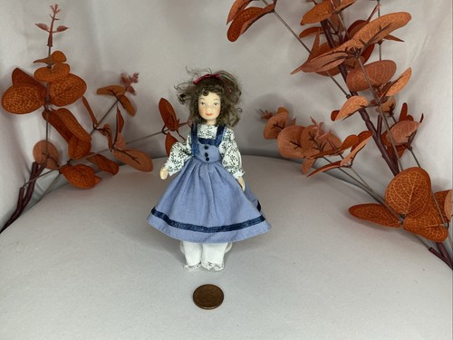 Scale porcelain girl doll - 1:12,